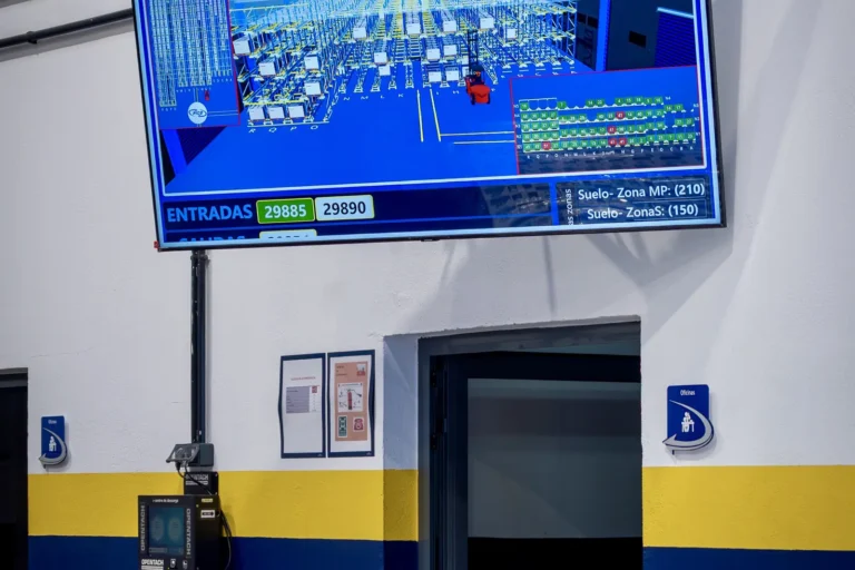 Pantalla de control del almacén automatizado